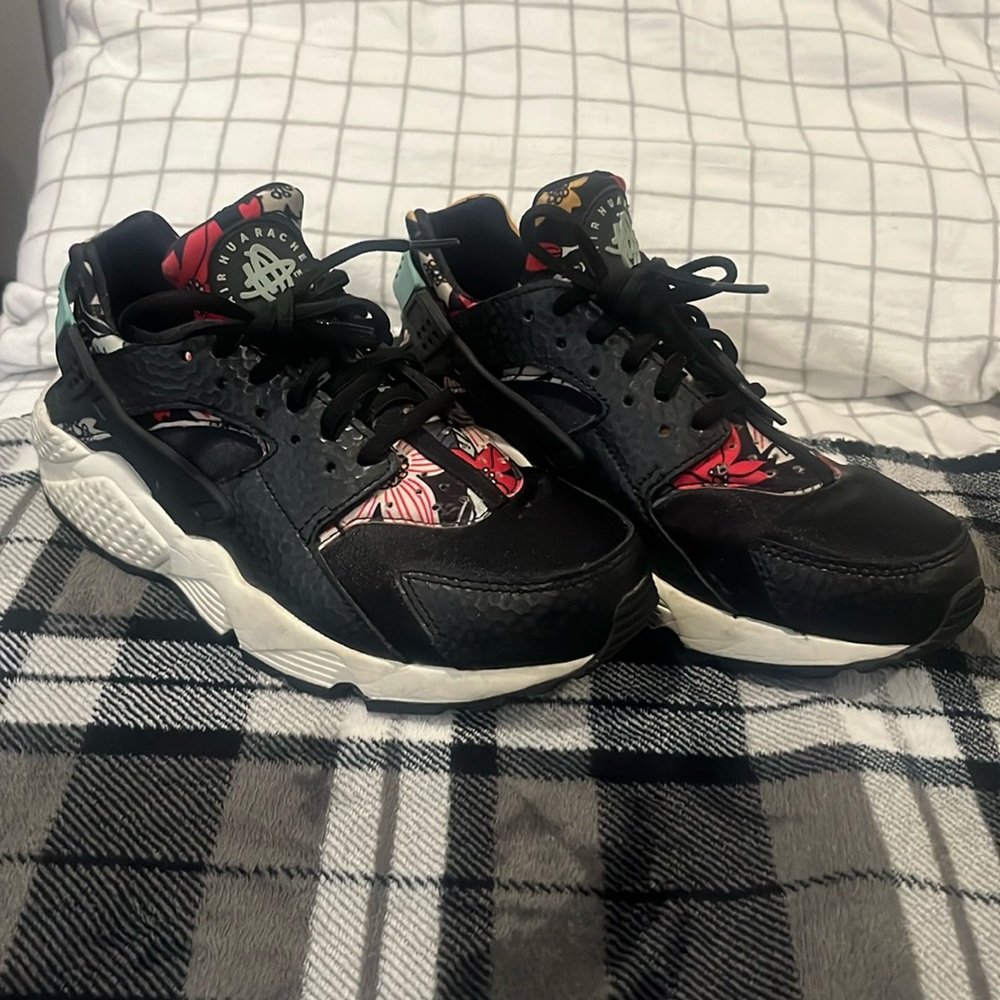 Nike Air Huarache Sneakers